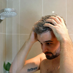 Utilisation du shampoing solide mousse généreuse